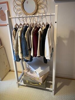 Detsky stender (stojan) + zamatovoruzove vesiaky 14ks