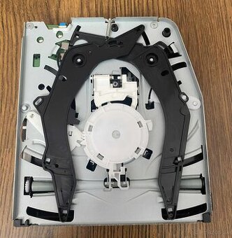 Mechanika pro PS4 PRO