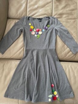 H&M saty dievcenske XS s bohatou vysivkou