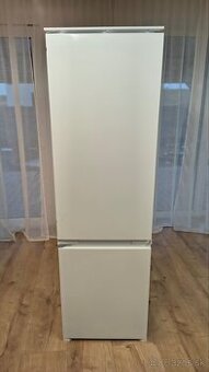 VSTAVANÁ CHLADNIČKA Philko