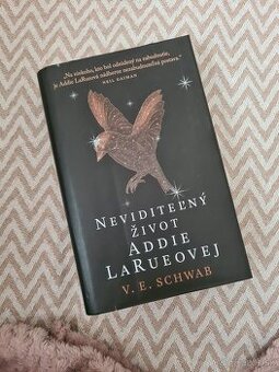 Kniha Neviditeľný život Addie LaRueovej