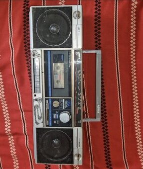Aiwa Stereo a JVC na 12v 230v aj Baterky