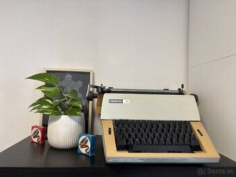 Písací stroj robotron 20