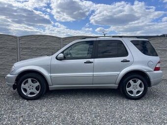 Mercedes-Benz Třídy M 270CDi 4x4 165PS AMG PAKET 1A