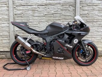 YAMAHA R6