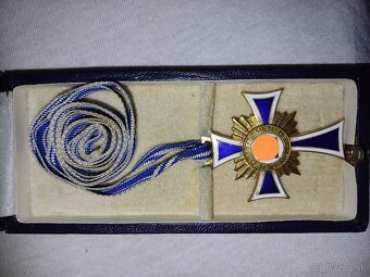 Predám originál mutterkreutz v zlate WWII