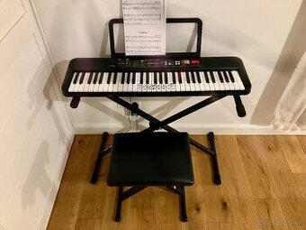 Yamaha PSR-F52 Keyboard