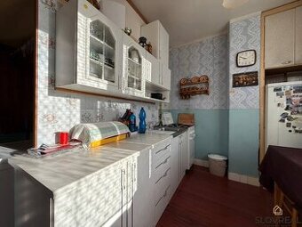 SLOVREAL - PREDAJ 2 IZBOVÝ BYT HANDLOVÁ