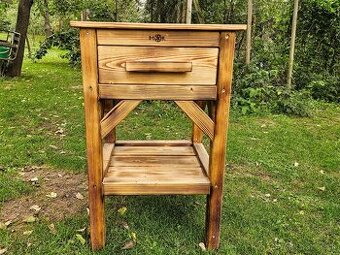 Obslužný stolík zo smrekového dreva - 1