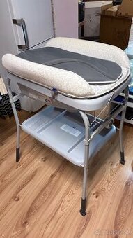 Vanička s prebalovacím pultom