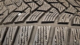 Predám 1ks pekná zimná 205/55r17-95V Dunlop