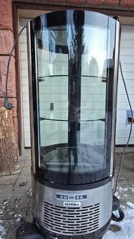 Vitrína na zákusky