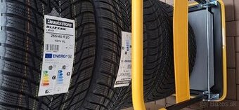 255/40R20 ZIMNE PNEU