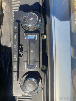 Panel klimatizácie 3T0 907 044 AS octavia 2 Fl superb 2 -