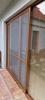 Sieťky proti hmyzu na okná i dvere