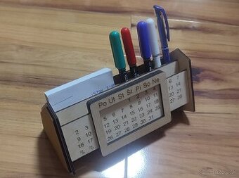 Stojan na perá a papieriky + nekonečnýkalendár