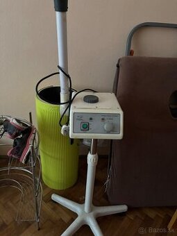 Predam tento starší naparovaci prístroj pre kozmeticku