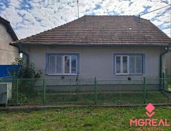 Rodinný dom s veľkým pozemkom - Kamanová - 1