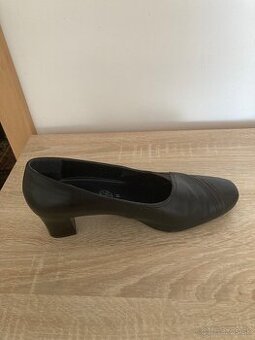 Dámske kožené lodičky Ara č. 41