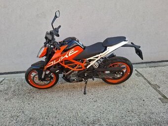 KTM Duke 390 r.v.2018 najazdene 1400 km