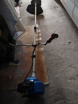 Strunova sekacka benzinova