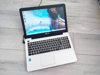 notebook Asus 15.6", Core i3-4030u, 8GB, 120GB SSD, W10