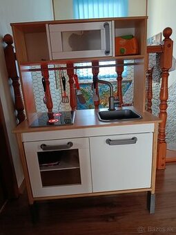 Detská drevená kuchynka
