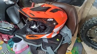 Ktm prilba