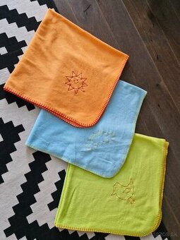 Krasne deky pre babatka cena spolu za 3 ks super stav