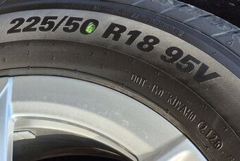 Letne Kumho Ecsta HS52 225/50 R18 95V, pripadne aj disky
