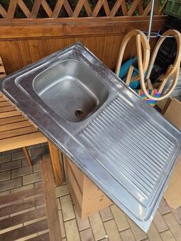 Predám používaný kuchynský nerezový drez