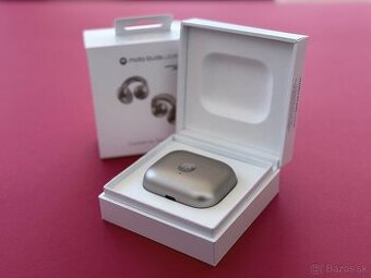 Slúchadla Moto Buds Loop Pantone Oak - Swarovski