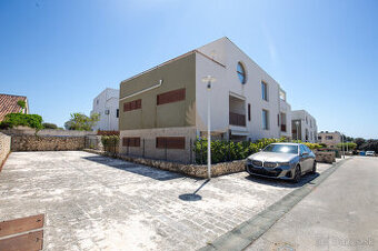 Chorvátsko , Petrčane - Na predaj zariadený penthouse s pano