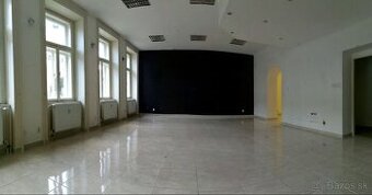 Na prenájom klimatizované obchodné priestory v centre Trenčí