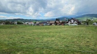 Predaj:rovinatý a slnečný pozemok s projektom domu Brezno