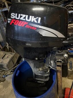 Lodný motor Suzuki 15 hp