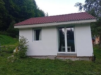 Chatka s pozemkom.