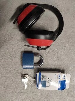 Zamok + sluchadla - 1