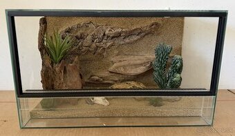 Používané terárium 50x30x30