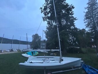 Plachetnica RS400