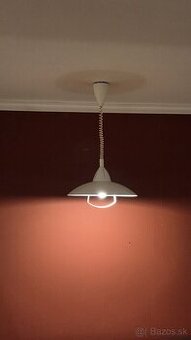 Predam nastavitelne zavesne lampy