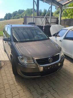 Volkswagen Touran FACE 1.6 MPI 5MIST