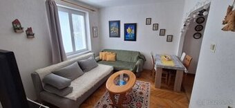 Prenajmem 2 izbový slnečný byt s balkónom - 1