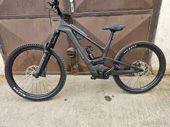 Canyon Torque:ON CF 8 – EP6 / 800 Wh – Ako nový (len 600 km)