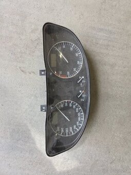 Predam budiky passat B5