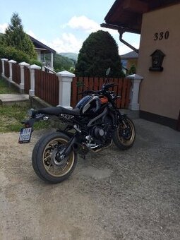 YAMAHA XSR 900