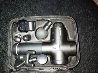 Masážna pištoľ VI Black - GymBeam