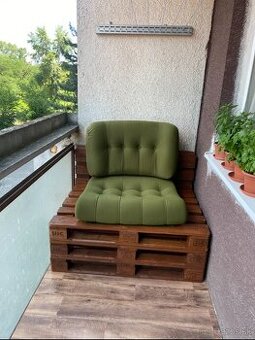 paletové sedenie
