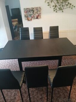 Jedálenský stôl a 6 stoličiek
