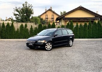VOLVO V50 2.4 R5 MOMENTUM